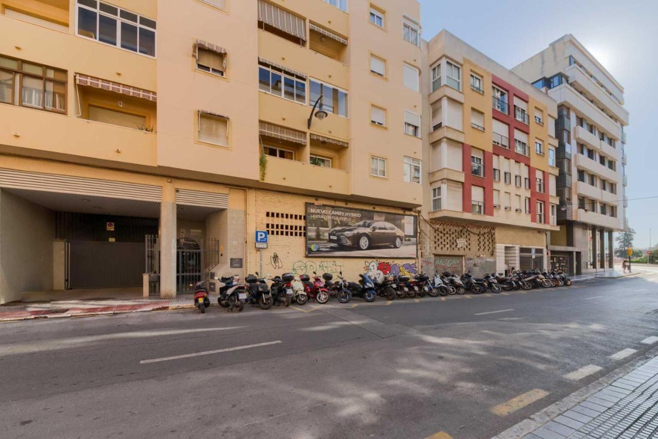 Holidays2Malaga Plaza De Toros Vieja & Parking Opcional エクステリア 写真